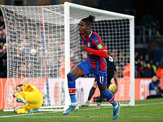 Hodgson praises Zaha for going...